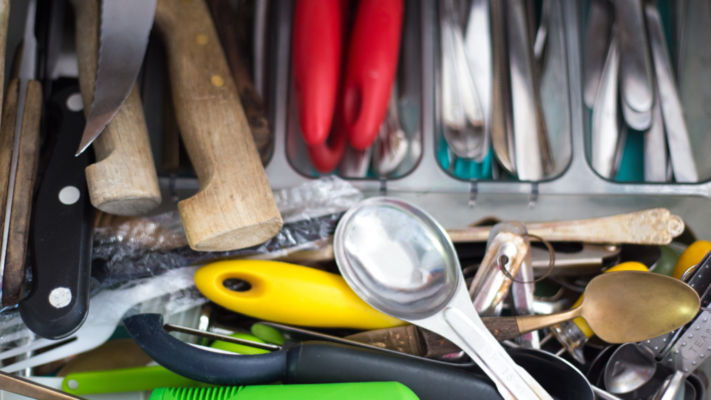 decluttering tips for hoarders - home